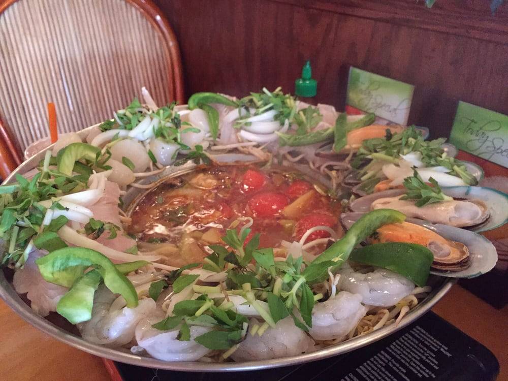 Vietnam Palace | restaurant | 222 N 11th St, Philadelphia, PA 19107, USA | 2155929596 OR +1 215-592-9596