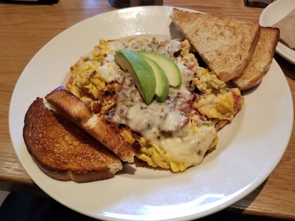 BJs Restaurant & Brewhouse | restaurant | 6622 E Superstition Springs Blvd, Mesa, AZ 85206, USA | 4803241675 OR +1 480-324-1675