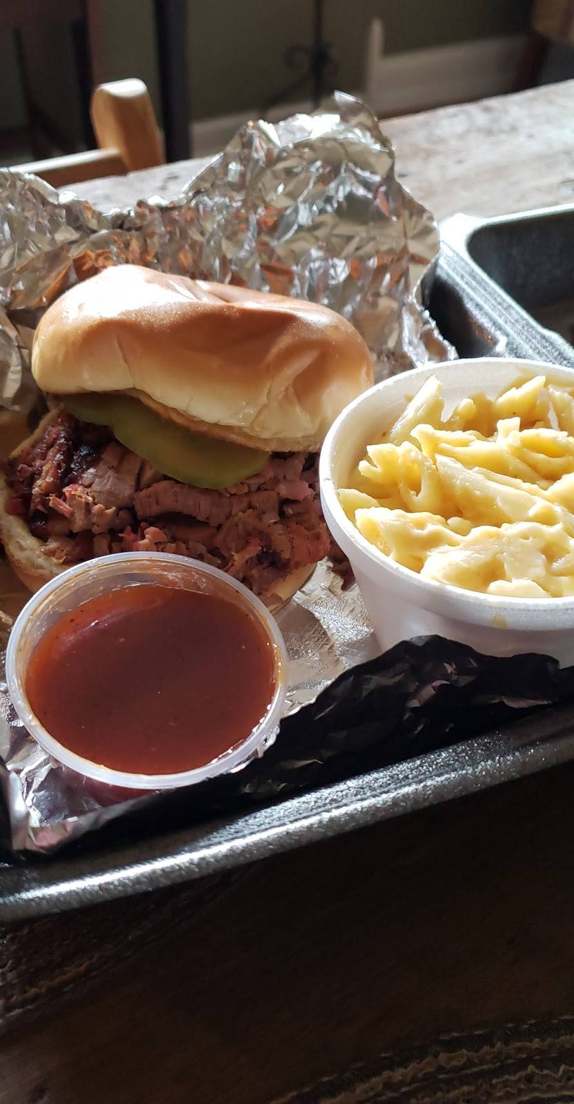 Velvet Smoke BBQ - White Oak | restaurant | 5626 Cheviot Rd, Cincinnati, OH 45247, USA | 5136208327 OR +1 513-620-8327