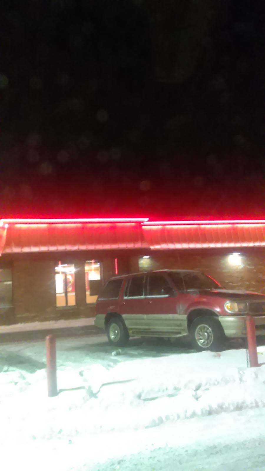 Wendys | restaurant | 5833 East 8 Mile Road, Warren, MI 48091, USA | 5867551940 OR +1 586-755-1940