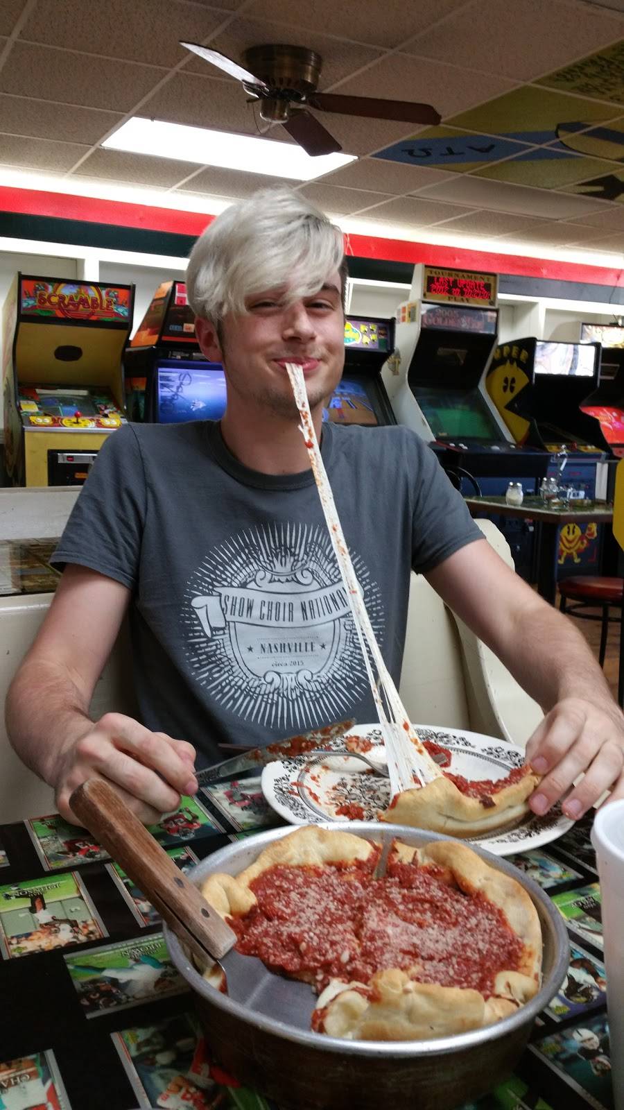 Garcias Pizza | restaurant | 1099 W Main St, Decatur, IL 62522, USA | 2174241800 OR +1 217-424-1800