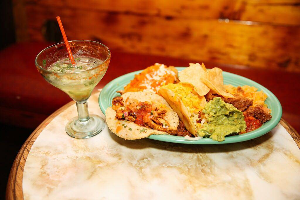 Casa De Soria | restaurant | 21911 Roscoe Blvd, Canoga Park, CA 91304, USA | 8189638961 OR +1 818-963-8961