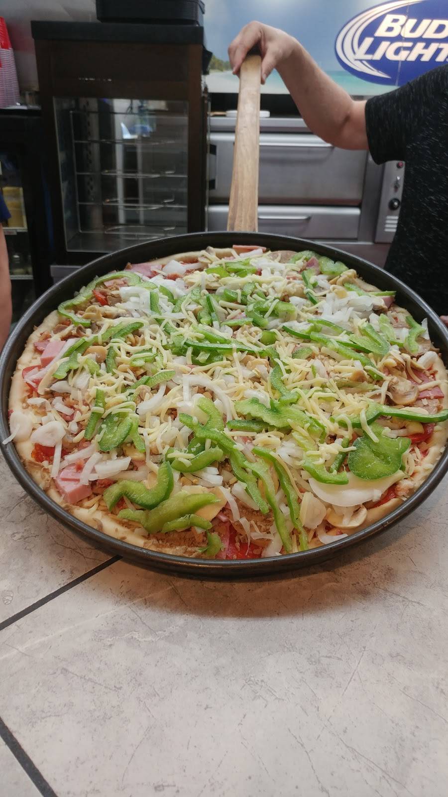 Flints Corner Pizza & Seafood | restaurant | 150 Westford Rd, Tyngsborough, MA 01879, USA | 9786493639 OR +1 978-649-3639