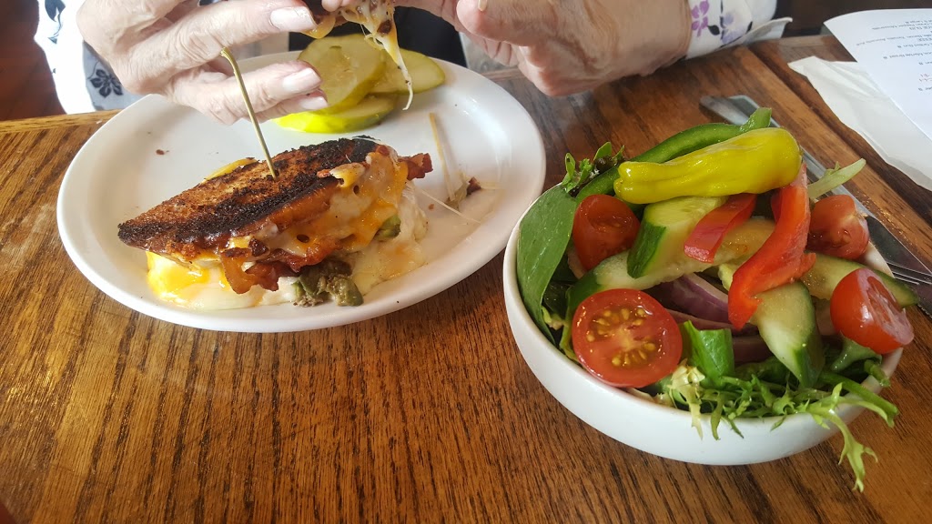 Bondos Dining & Takeout | restaurant | 1810 Ocean St, Marshfield, MA 02050, USA | 7813199825 OR +1 781-319-9825