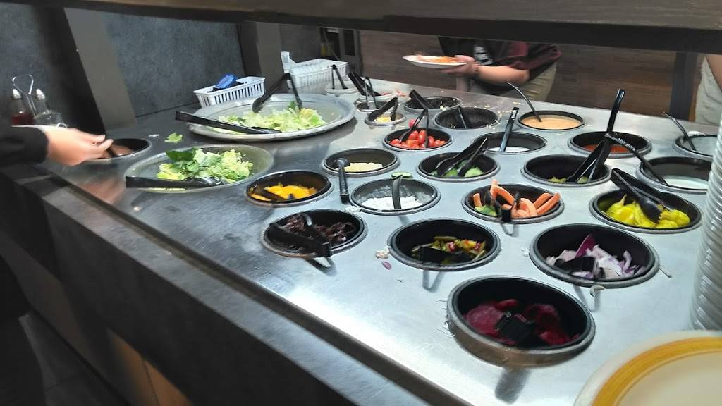 Pizza Hut | meal takeaway | 65 Main St, Savannah, TN 38372, USA | 7319255881 OR +1 731-925-5881