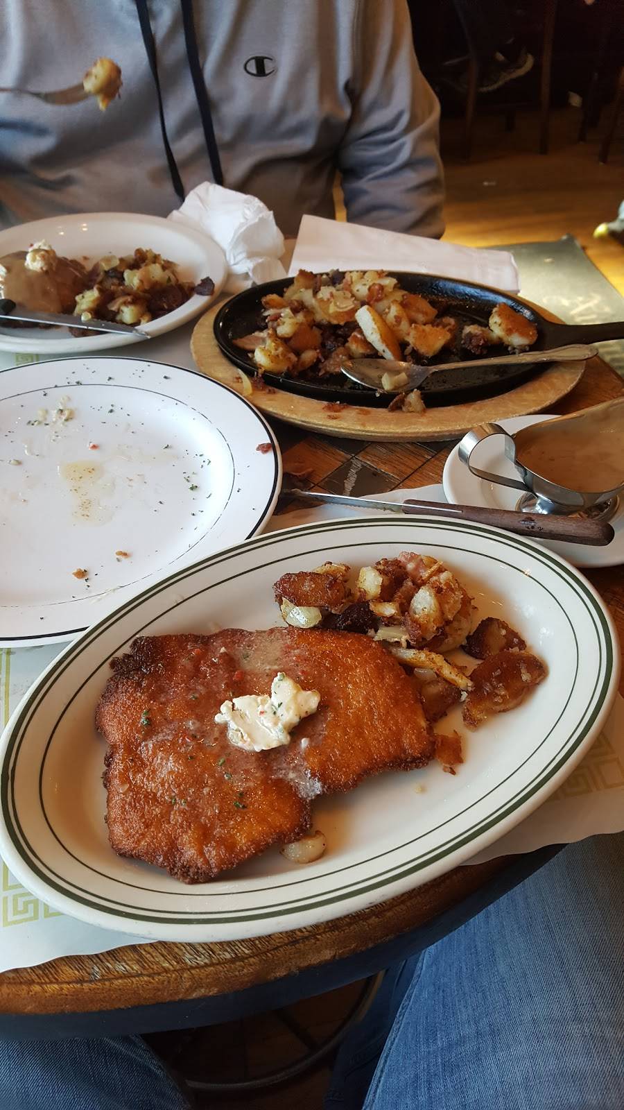 Nürnberger Bierhaus | restaurant | 817 Castleton Ave, Staten Island, NY 10310, USA | 7188167461 OR +1 718-816-7461