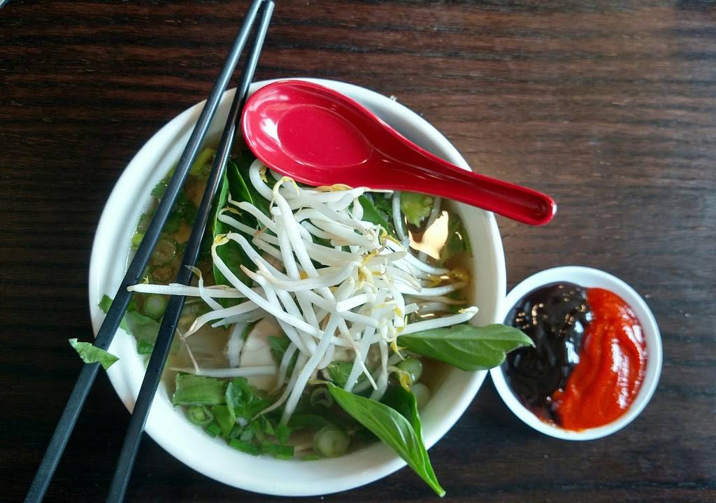 Pho Huong Viet | restaurant | 3175 1232 South, Hover St C-200, Longmont, CO 80501, USA | 7206004602 OR +1 720-600-4602