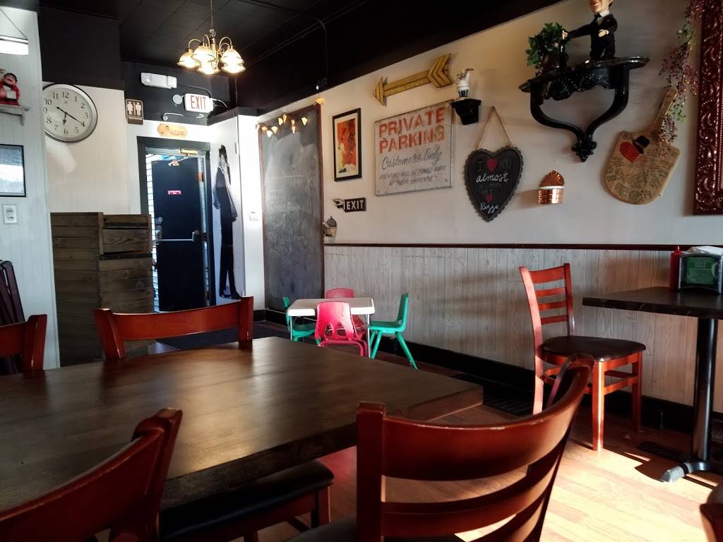 Thats Amore Pizza | restaurant | 105 N Main St, Crystal Lake, IL 60014, USA | 8154447200 OR +1 815-444-7200