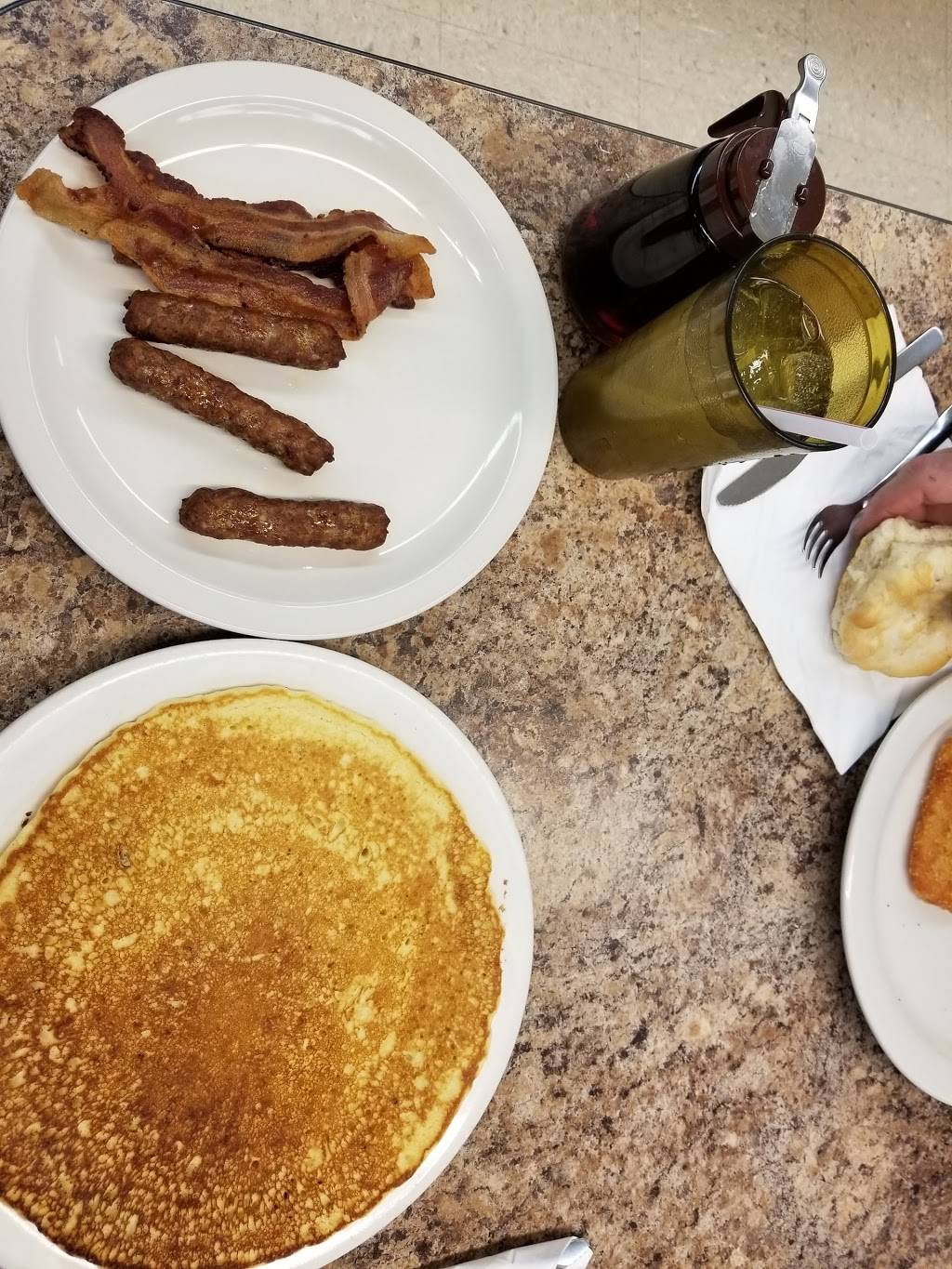 Skyline Family Restaurant | restaurant | 130 Barklow Rd, Portsmouth, OH 45662, USA | 7408202203 OR +1 740-820-2203