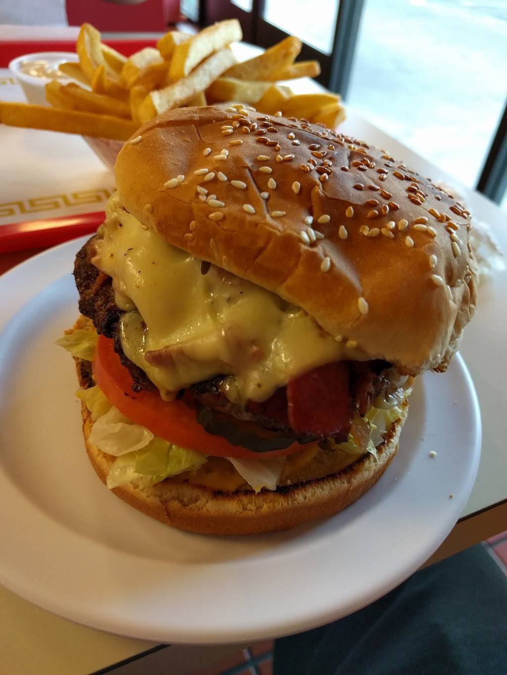 Classic Burger | restaurant | 15927 Hesperian Blvd, San Lorenzo, CA 94580, USA | 5102783333 OR +1 510-278-3333