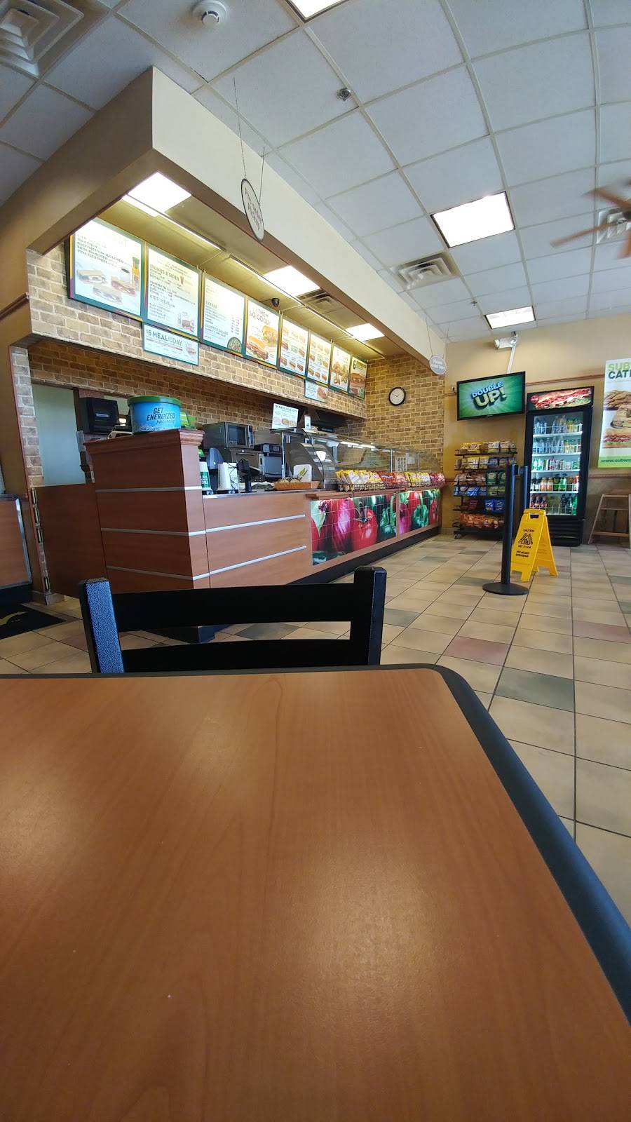 Subway | restaurant | 80 Newport Ave, Rumford, RI 02916, USA | 4012701925 OR +1 401-270-1925