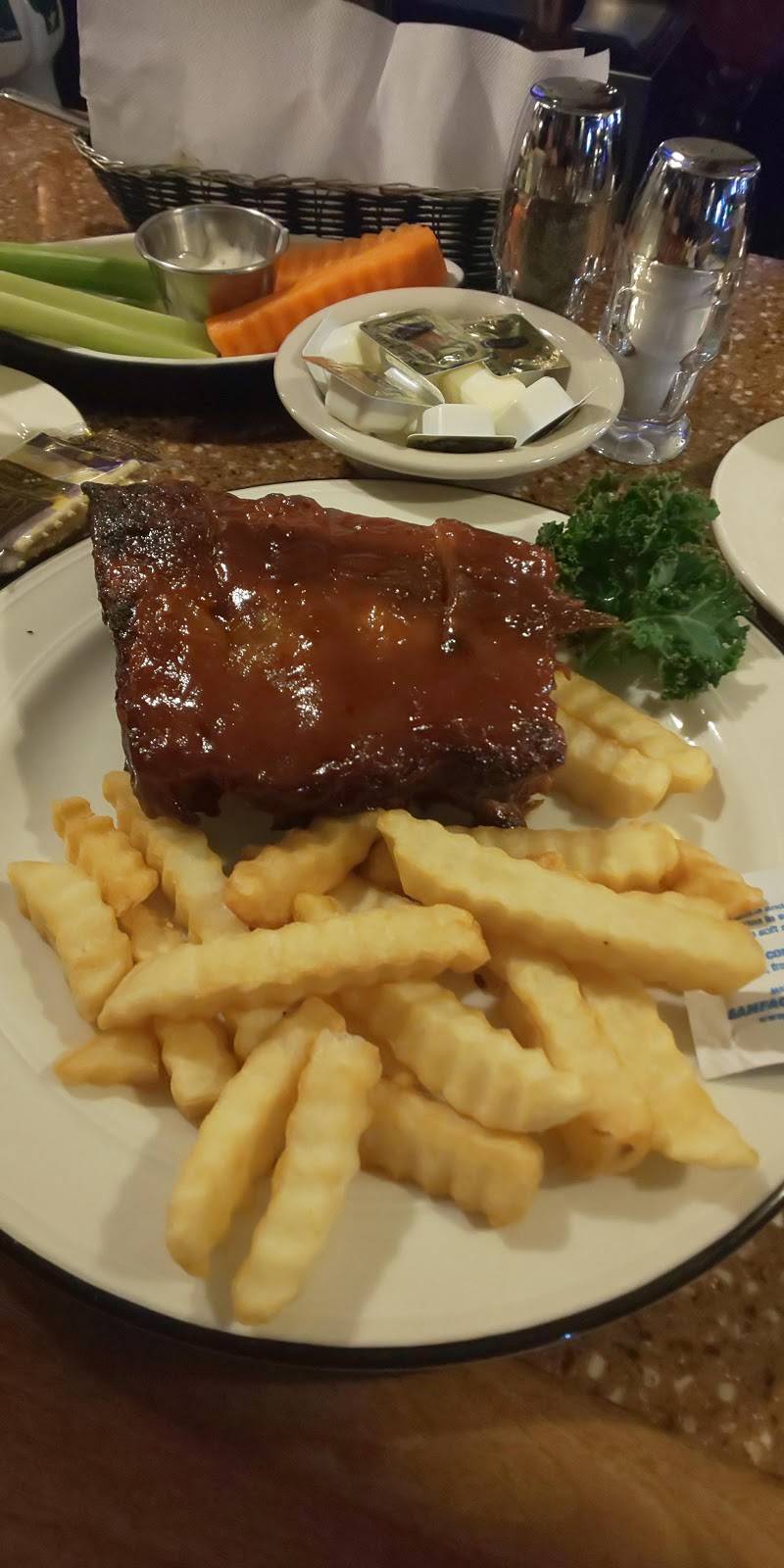 Simpsons Restaurant | restaurant | 222 S Main St, Waupaca, WI 54981, USA | 7152582330 OR +1 715-258-2330