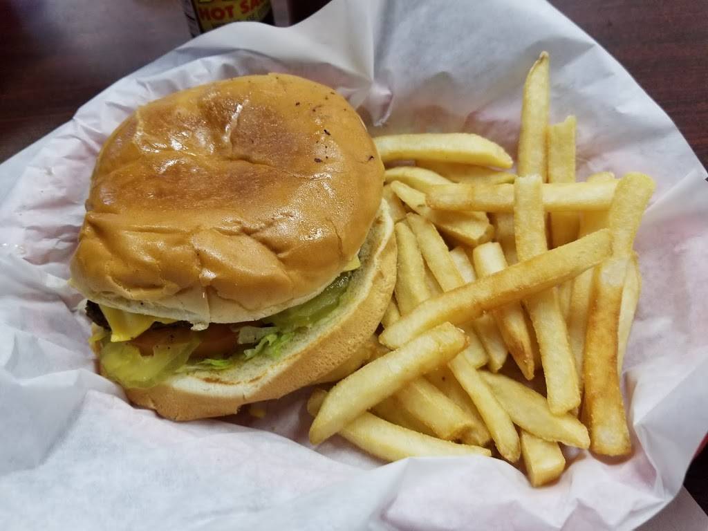 Julios Easy Stop | restaurant | 5945 Greenwood Dr, Corpus Christi, TX 78417, USA | 3612254088 OR +1 361-225-4088