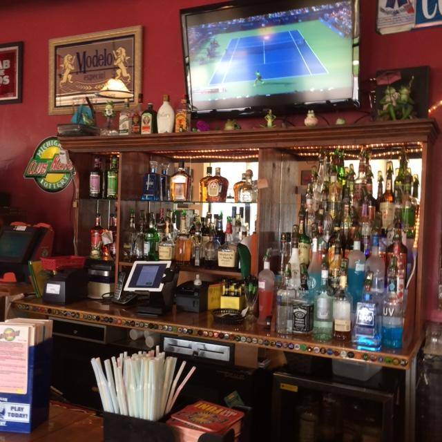 Hop n Pizza & Grinders | restaurant | 106 W Main St, Fennville, MI 49408, USA | 2695615400 OR +1 269-561-5400