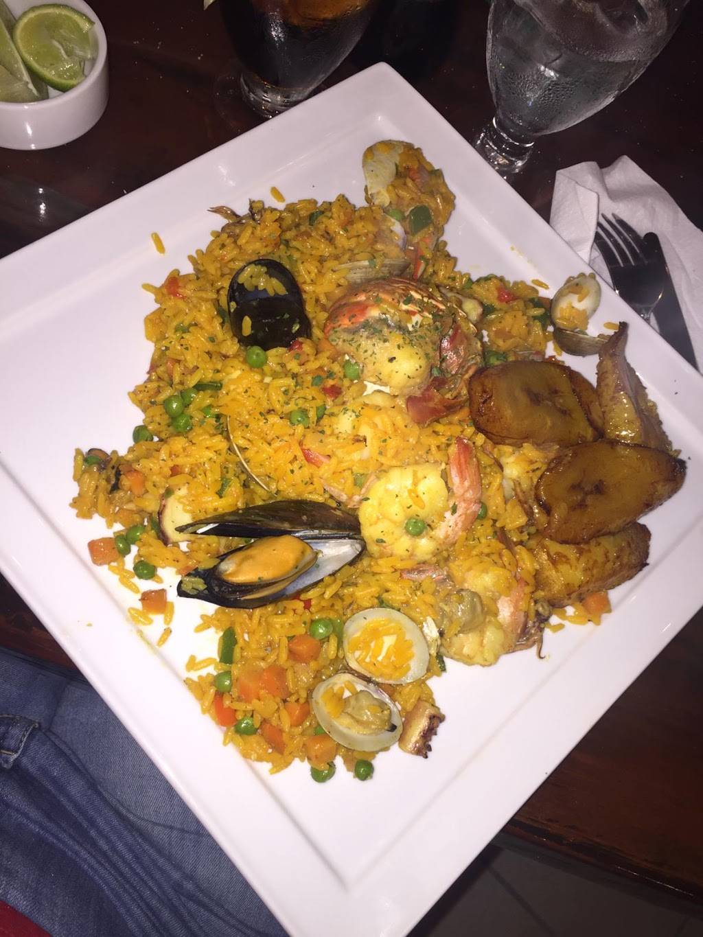 El Emperador Fish Market | restaurant | 799 SW 73rd Ct, Miami, FL 33144, USA | 7866152698 OR +1 786-615-2698