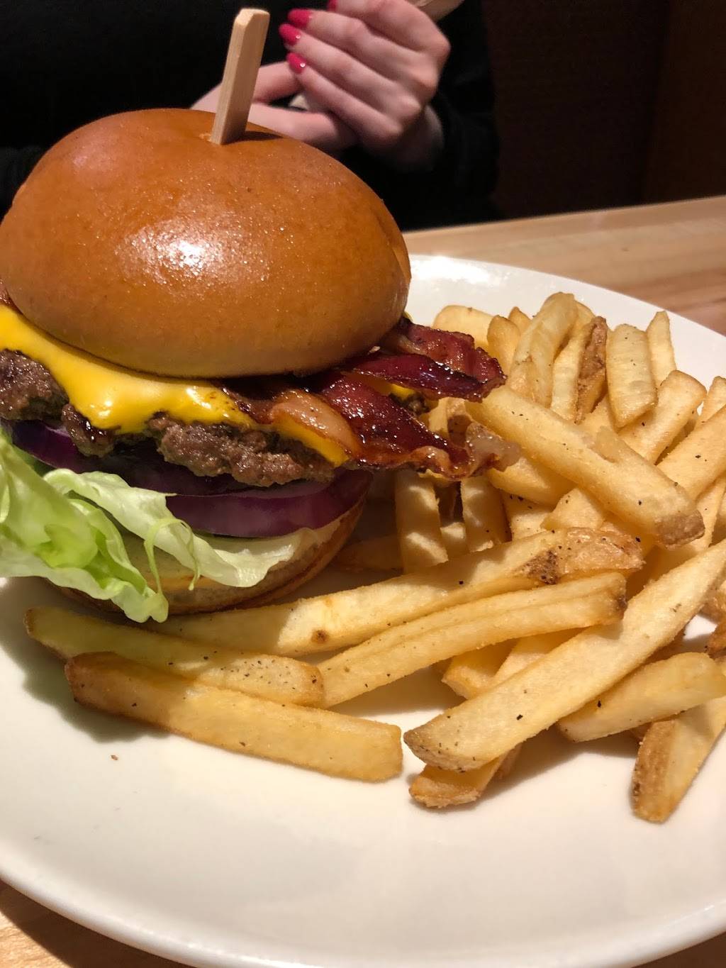 Applebees Grill + Bar | restaurant | 2114 E Lincoln Ave, Anaheim, CA 92806, USA | 7148177806 OR +1 714-817-7806