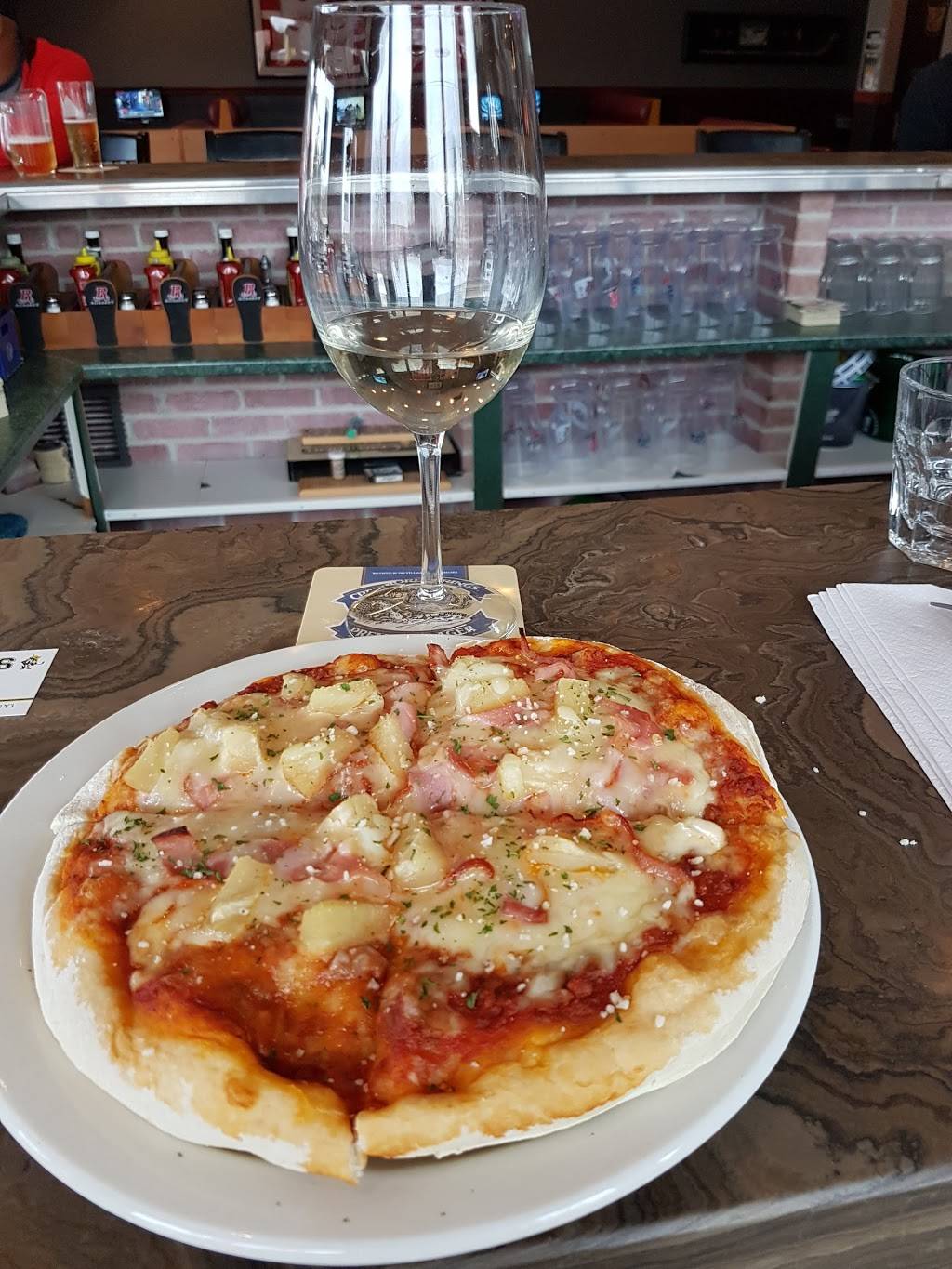 Kubbys Draft Bar & Grill | restaurant | 312 Commissioners Rd W, London, ON N6J 1Y3, Canada | 5194729455 OR +1 519-472-9455