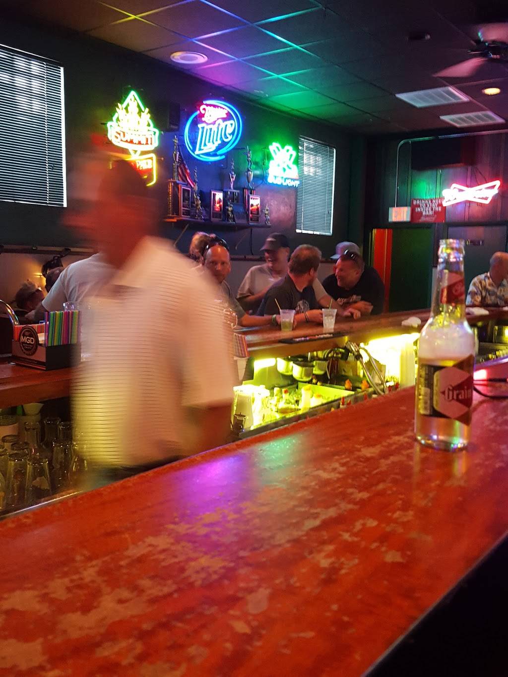 Tony Jaros River Garden | restaurant | 2500 Marshall St NE, Minneapolis, MN 55418, USA | 6127899728 OR +1 612-789-9728