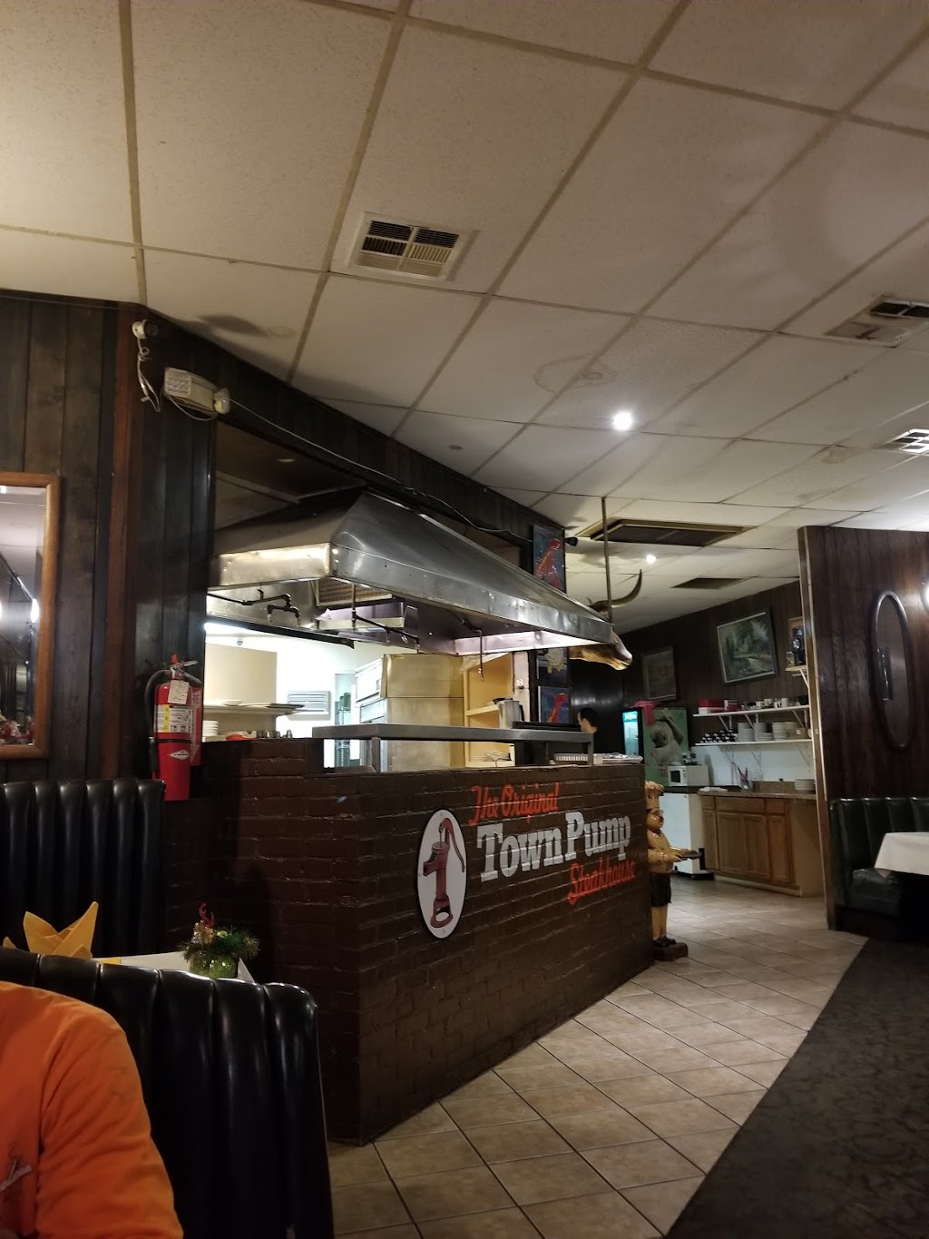 Town Pump Steakhouse | restaurant | 200 W Main St, Westmorland, CA 92281, USA | 7603443663 OR +1 760-344-3663