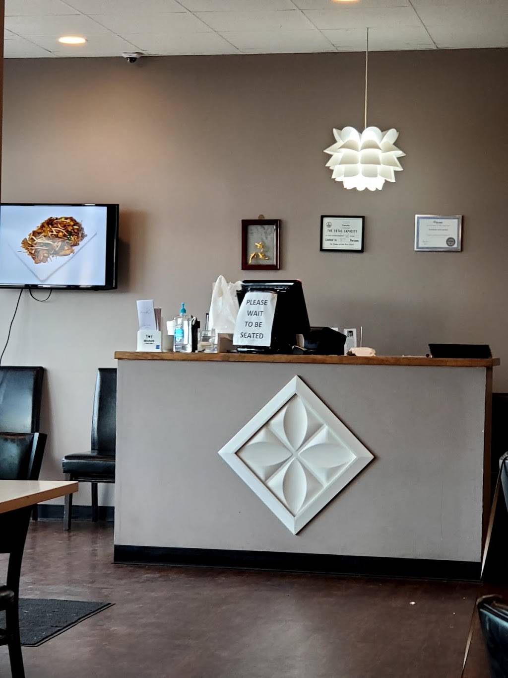 Blossoms Asian Bistro | restaurant | 4124 Wilder Rd, Bay City, MI 48706, USA | 9897781155 OR +1 989-778-1155