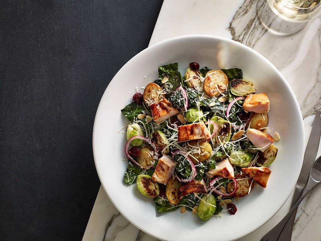 Earls Kitchen + Bar | restaurant | 1538 N Clybourn Ave a108, Chicago, IL 60610, USA | 3129293952 OR +1 312-929-3952