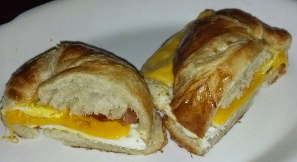 Rosies Room Bake Shoppe & Cafe | cafe | 925 N Broadway, Massapequa, NY 11758, USA | 5167972600 OR +1 516-797-2600