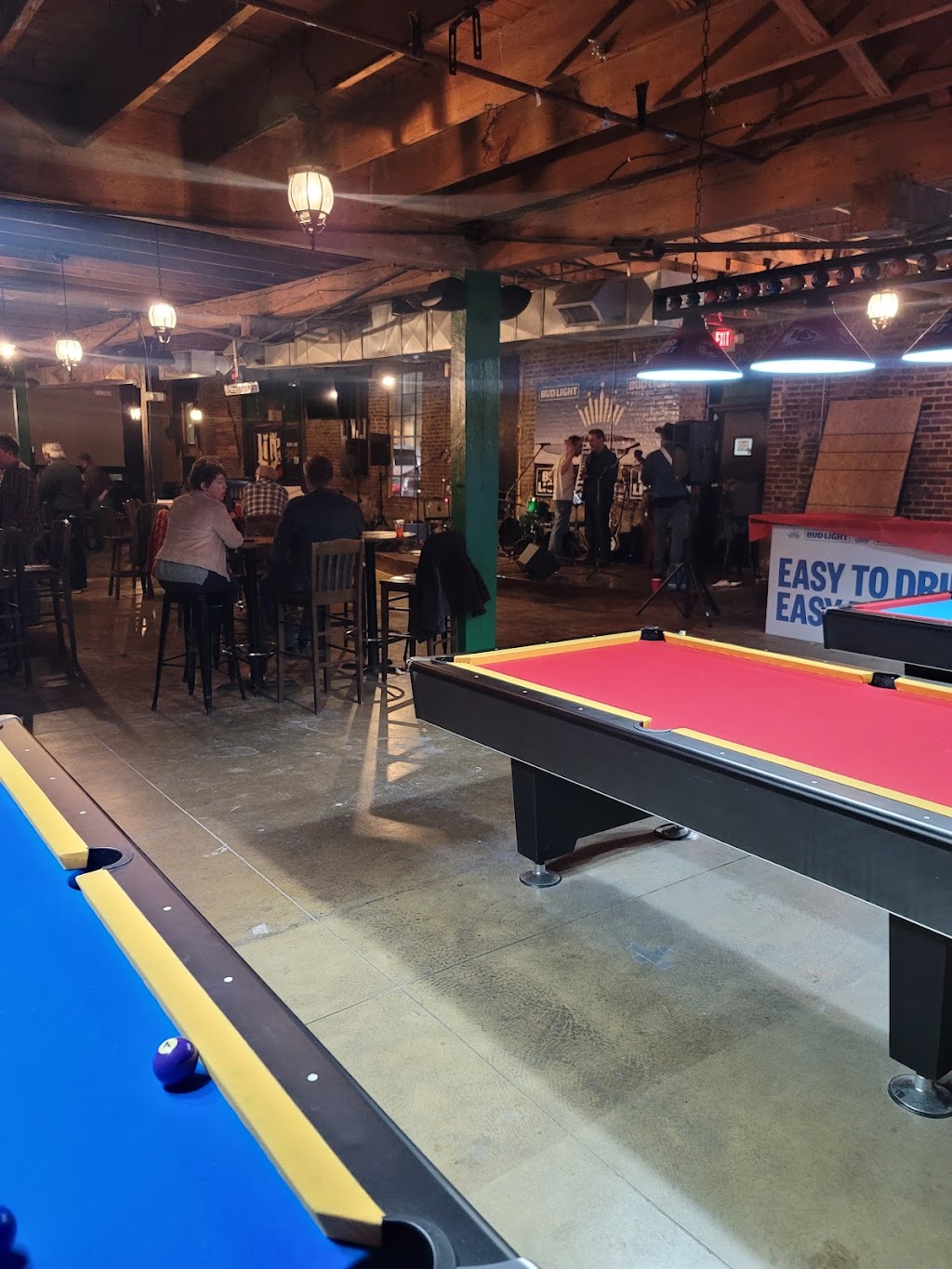 The Dive On Patton | restaurant | 313 S Patton Ave, Springfield, MO 65806, USA | 4173069418 OR +1 417-306-9418