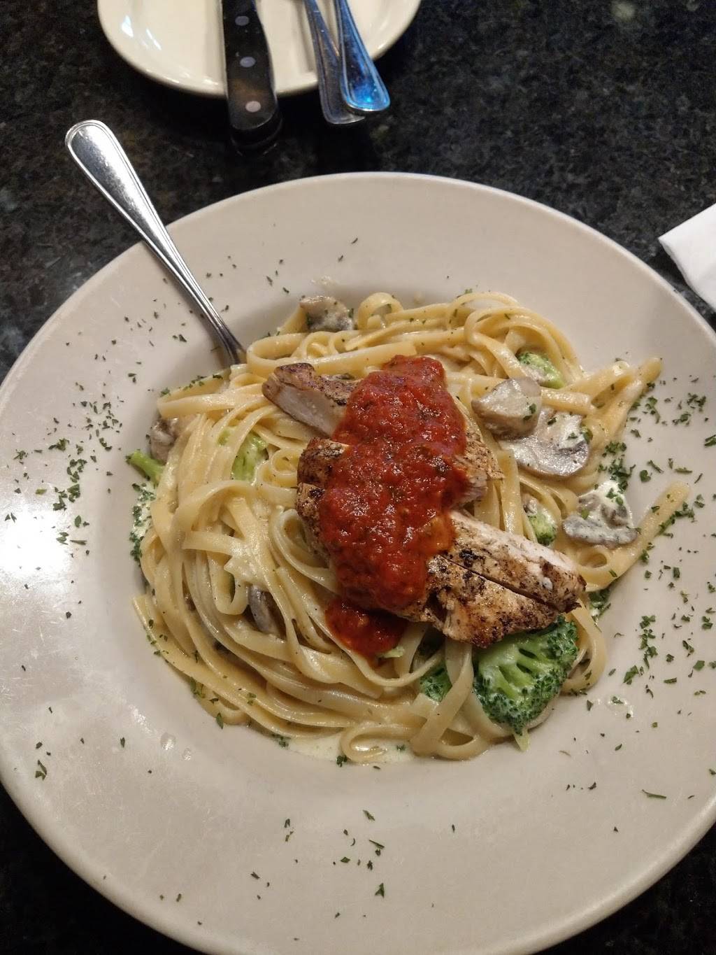 Delmonicos Italian Steakhouse | restaurant | 3 Northside Dr, Clifton Park, NY 12065, USA | 5183835656 OR +1 518-383-5656