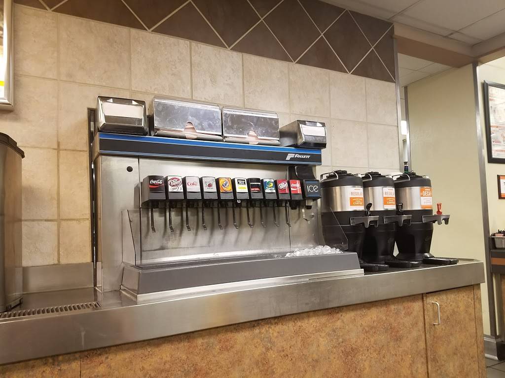 Whataburger | restaurant | 8481 N, US-281, San Antonio, TX 78216, USA | 2109797369 OR +1 210-979-7369