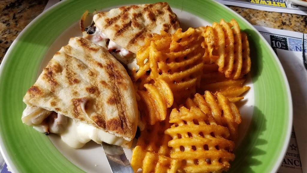 Glen Cove Diner | restaurant | 187 Glen St, Glen Cove, NY 11542, USA | 5166761400 OR +1 516-676-1400