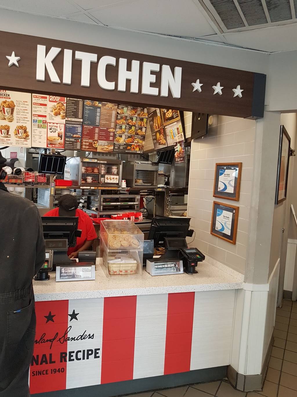 KFC | restaurant | 900 Martin Luther King Jr Dr, West Memphis, AR 72301, USA | 8707358156 OR +1 870-735-8156