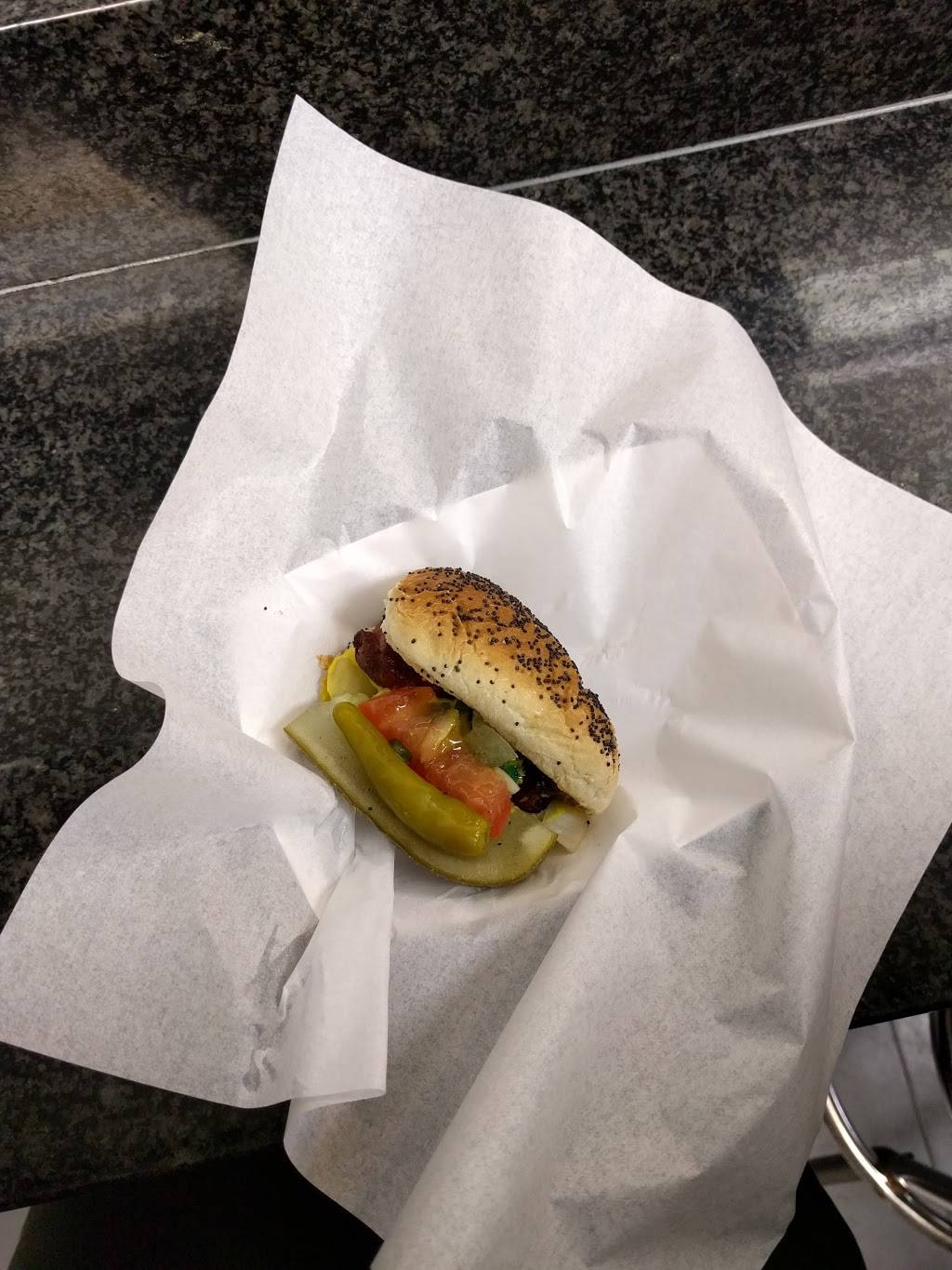 The Wieners Circle | meal takeaway | 2622 N Clark St, Chicago, IL 60614, USA | 7734777444 OR +1 773-477-7444