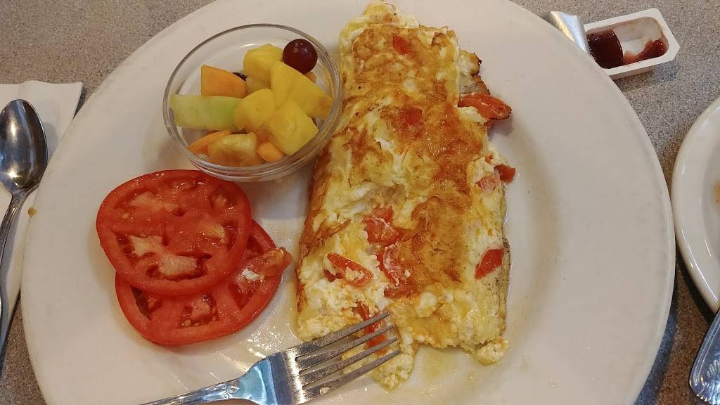 Quincys Restaurant | bakery | 1112 E Ogden Ave, Naperville, IL 60563, USA | 6303698035 OR +1 630-369-8035