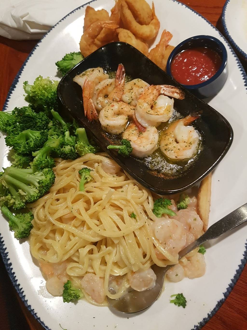Red Lobster | restaurant | 7540 Transit Rd, Williamsville, NY 14221, USA | 7166349195 OR +1 716-634-9195