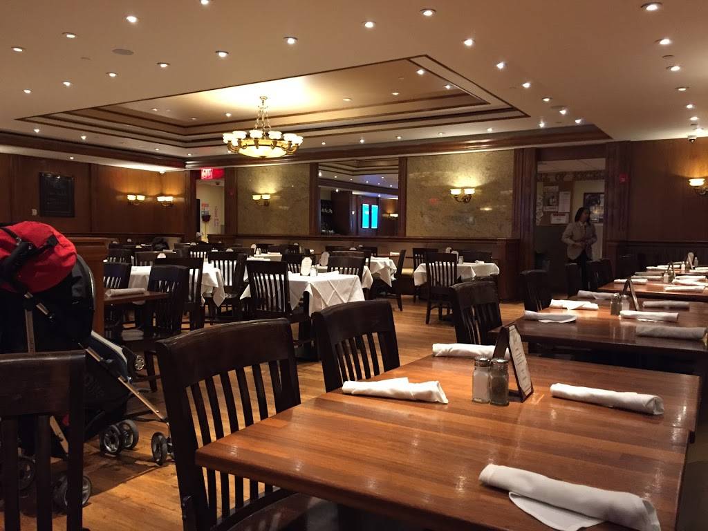 Bobby Vans | restaurant | Terminal 8, Jamaica, NY 11430, USA | 7185532100 OR +1 718-553-2100