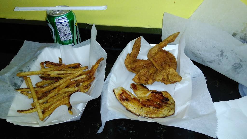 Surfs Up South Shore | restaurant | 2236 E 71st St, Chicago, IL 60649, USA | 7738915544 OR +1 773-891-5544