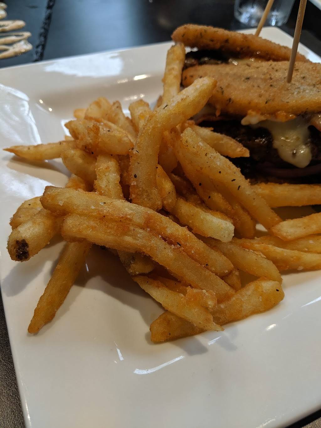 Black Rock Bar & Grill | restaurant | 2745 Fairfield Commons Blvd, Beavercreek Township, OH 45431, USA | 9379880026 OR +1 937-988-0026