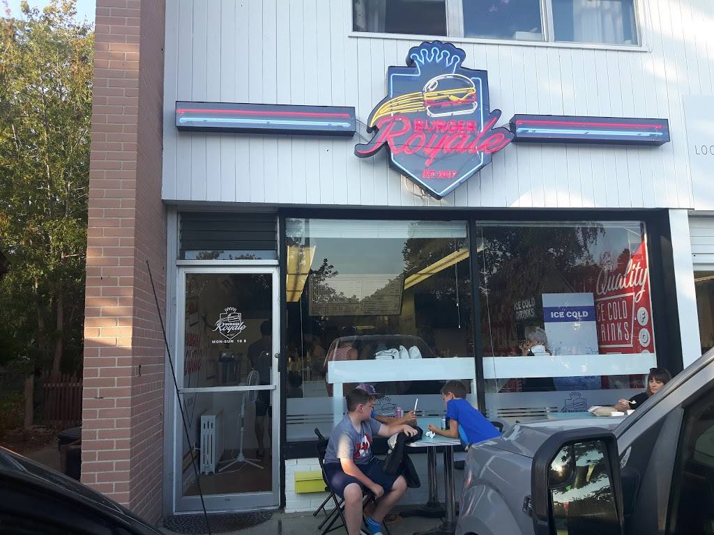 Burger Royale | restaurant | 162 Napier St, Barrie, ON L4M 1W5, Canada | 7055037695 OR +1 705-503-7695
