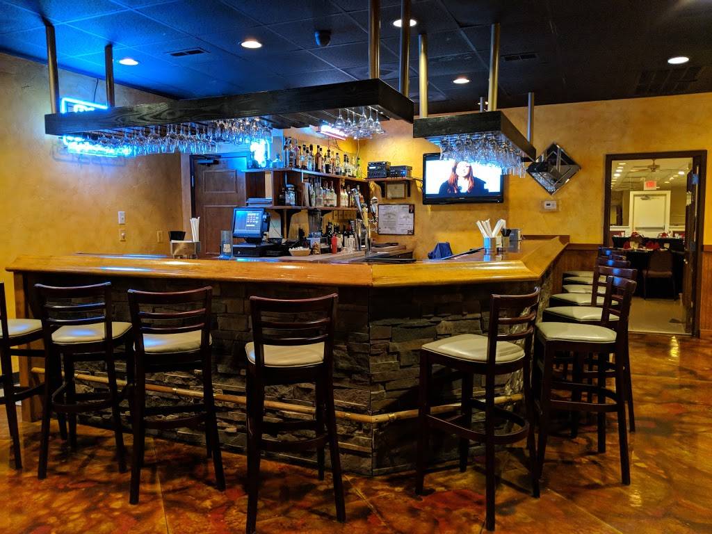 Valentis Italian Restaurant | restaurant | 3781 US-1 BUS, Vass, NC 28394, USA | 9102451105 OR +1 910-245-1105