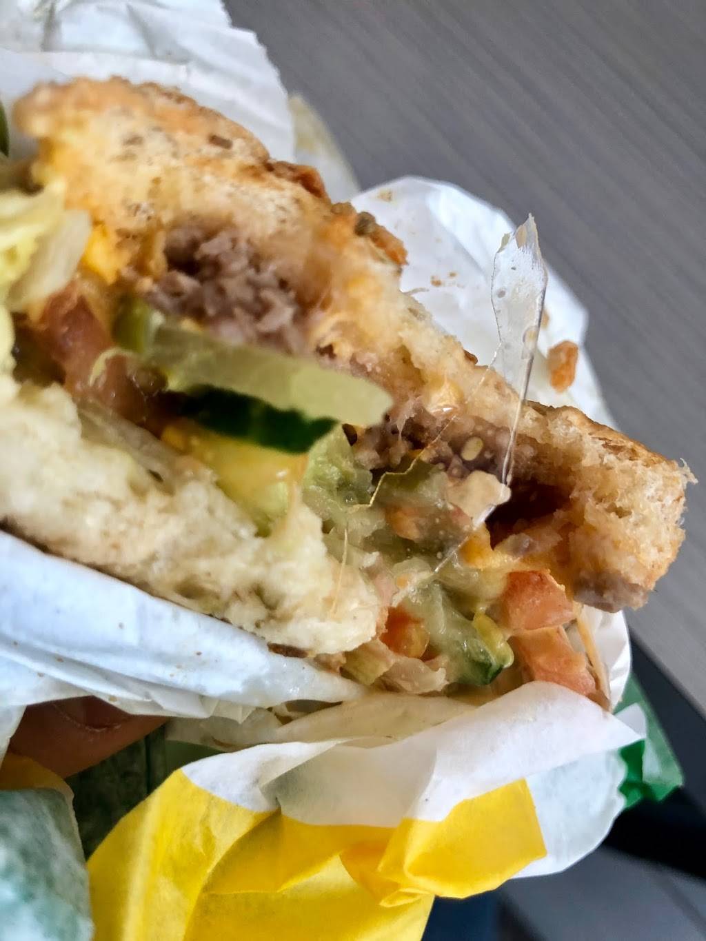 Subway | restaurant | 1450 Major MacKenzie Dr W, Maple, ON L6A 4H6, Canada | 9058320789 OR +1 905-832-0789