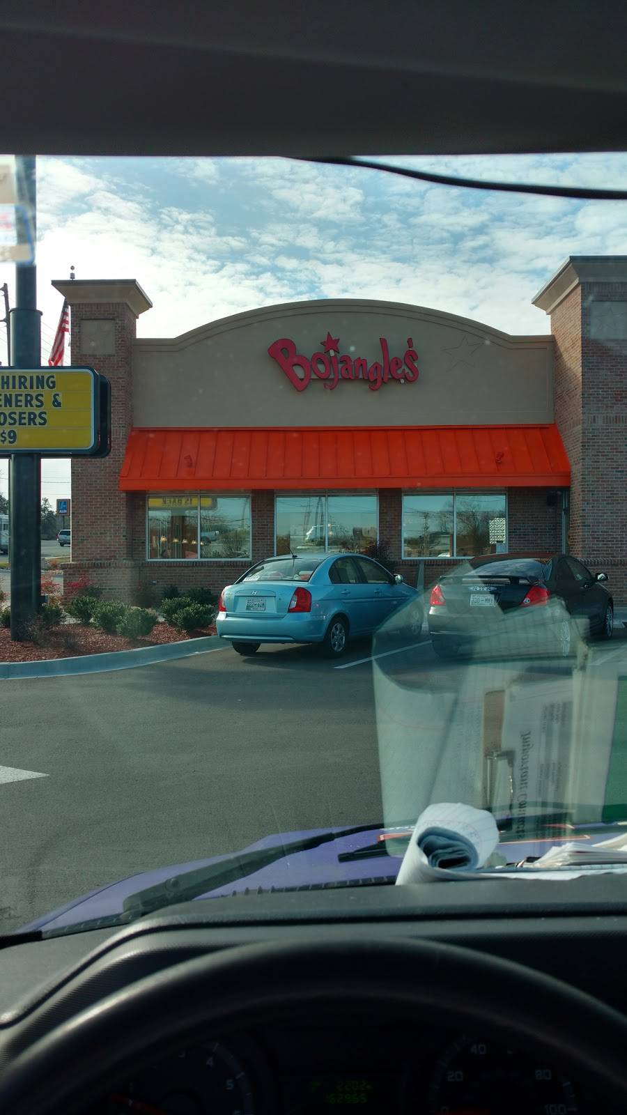 Bojangles Famous Chicken n Biscuits | restaurant | 4774 Lebanon Pike, Hermitage, TN 37076, USA | 6152322618 OR +1 615-232-2618
