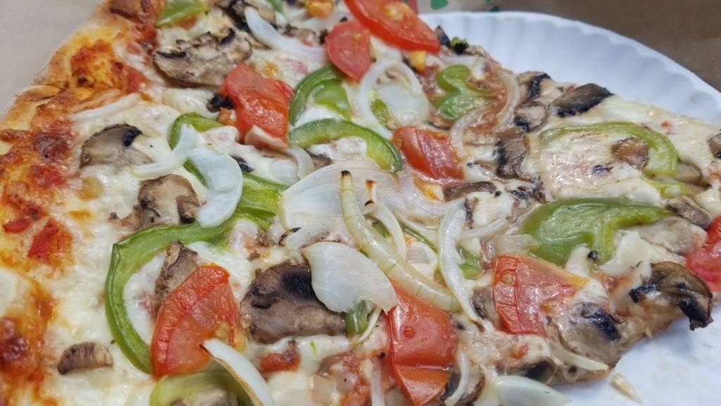 Luca Pizza | restaurant | 3415 Dixie Rd, Mississauga, ON L4Y 4J6, Canada | 9056240010 OR +1 905-624-0010