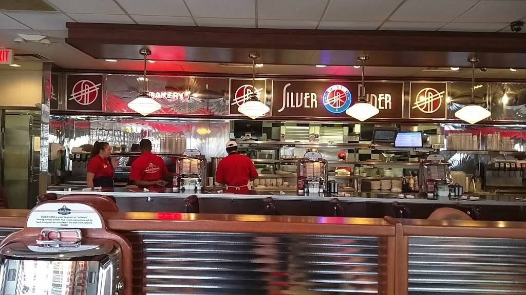 Silver Diner- Greenbelt | restaurant | 6040 Greenbelt Rd, Greenbelt, MD 20770, USA | 3012200028 OR +1 301-220-0028