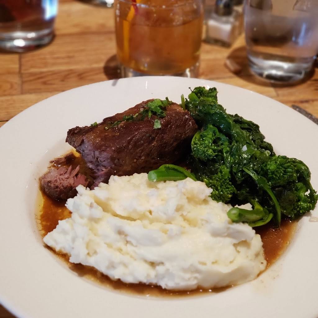 Market Place | restaurant | 33 Mill Plain Rd, Danbury, CT 06811, USA | 2036165836 OR +1 203-616-5836