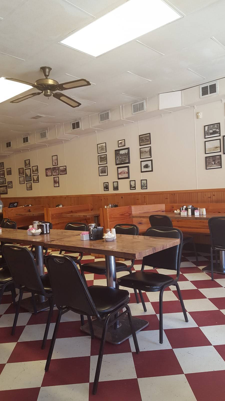 Miltons Family Restaurant | restaurant | 220 W State St, Albany, IN 47320, USA | 7657898487 OR +1 765-789-8487