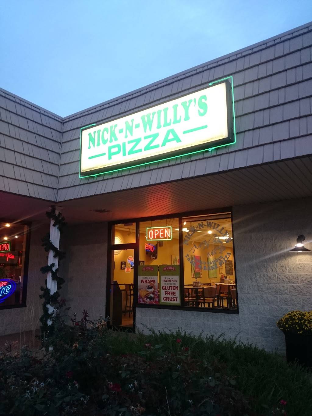 Nick-N-Willys Pizza Peoria | restaurant | 4700 N University St #90, Peoria, IL 61614, USA | 3096912345 OR +1 309-691-2345