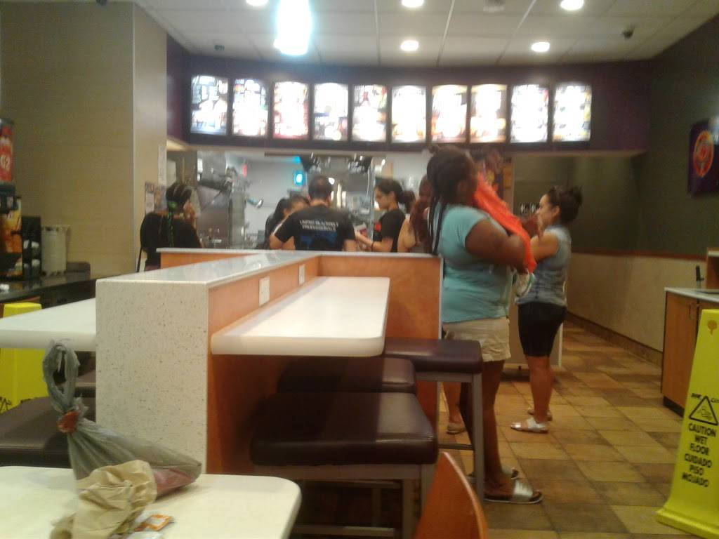 Taco Bell | meal takeaway | 961 E 174th St, Bronx, NY 10460, USA | 7183281467 OR +1 718-328-1467