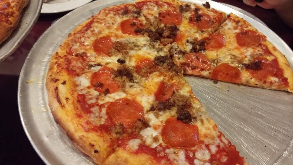 Luigis Pizzeria & Family restaurant | restaurant | 3883 Tamiami Trail, Port Charlotte, FL 33952, USA | 9416243535 OR +1 941-624-3535