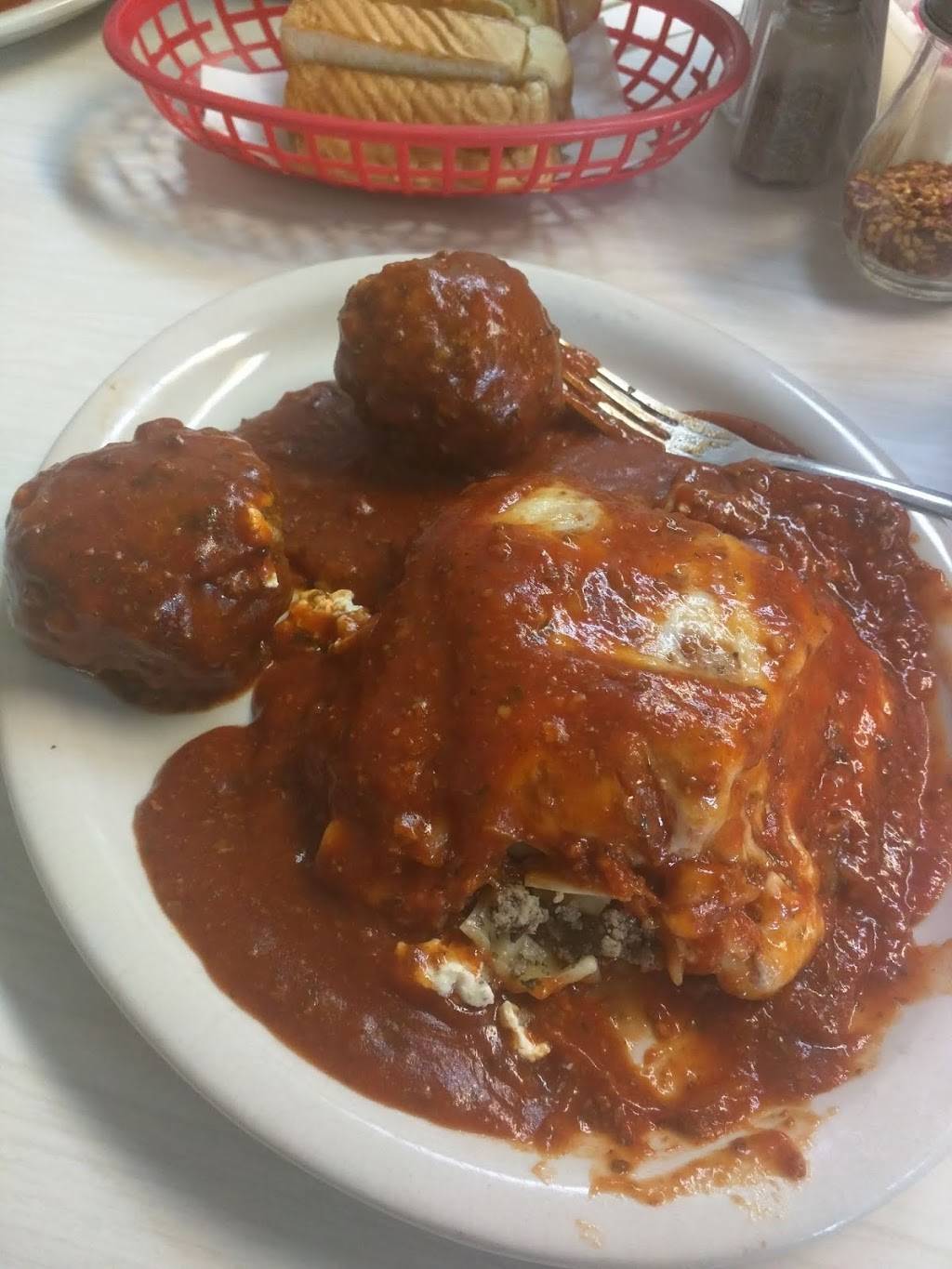 Dinos Restaurant | restaurant | 420 E Elk Ave, Elizabethton, TN 37643, USA | 4232181930 OR +1 423-218-1930