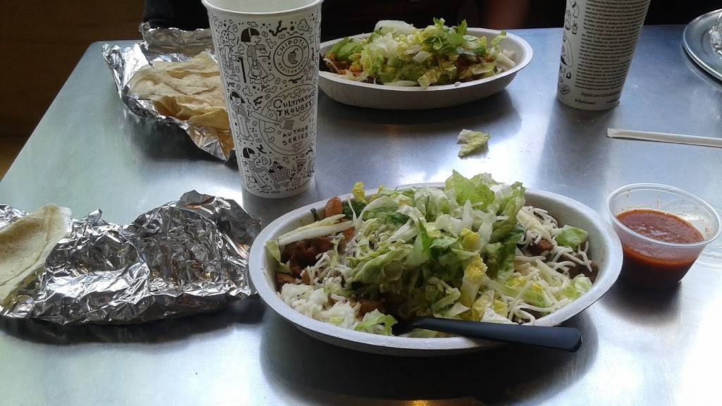 Chipotle Mexican Grill | restaurant | 3928 Broadway St, San Antonio, TX 78209, USA | 2108329812 OR +1 210-832-9812